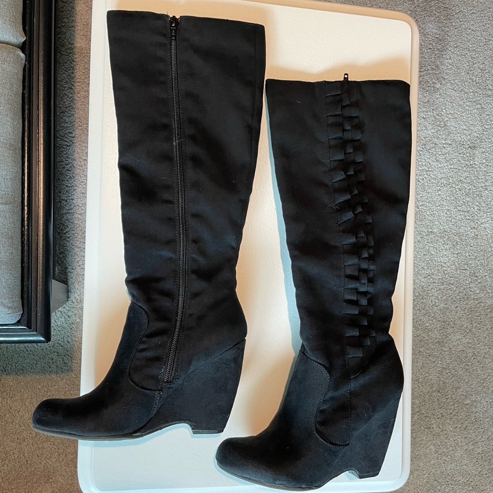 Black Heeled Boots for Women